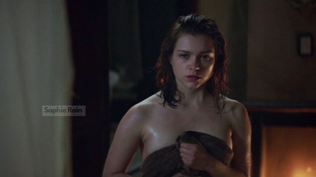 Sophie Cookson Nude